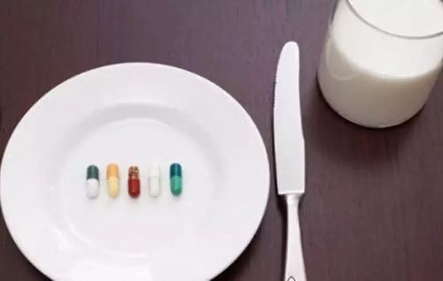 喜欢喝牛奶的你，这4点注意到了吗？——《健康食品信息服务网》食品信息咨询服务提醒